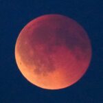 'Blood Moon' sobe nos céus ao redor do mundo