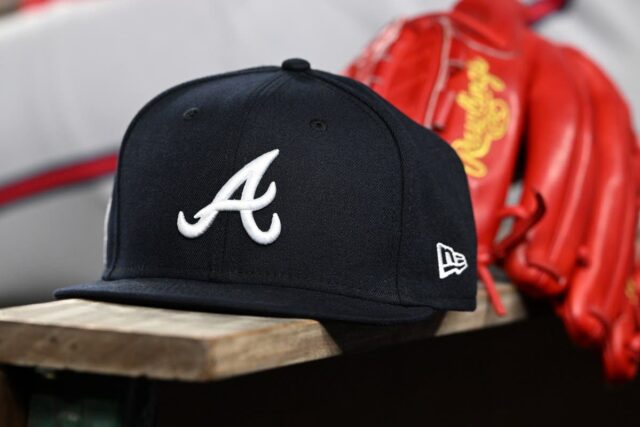 Braves cortou laços com 2 garrafas para ligar Charlie Morton 


