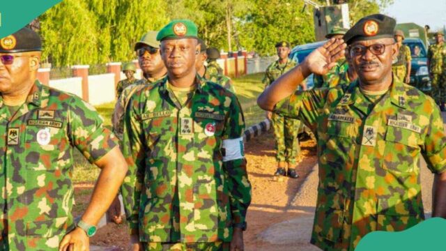 Breaking: Jubilação maciça como exército nigeriano finalmente captura o IPOB Strongman 'Gentle De Yahoo', veja suas fotos

