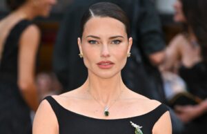 Brilhar como uma garota capa com a melhor cor de pele de Adriana Lima Brilhar como uma garota capa com a melhor cor de pele de Adriana Lima