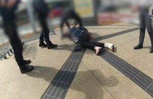 Brisbane Homem supostamente esfaqueado durante o sono, mergulhado em gasolina Brisbane Homem supostamente esfaqueado durante o sono, mergulhado em gasolina