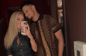 Brittany Mahomes chia em Little Black Vestio para o dia à noite com Patrick Brittany Mahomes e Taylor Swift coordenam em preto enquanto comemoram seu 30º aniversário