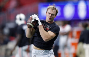 Brock Bowers, de Raiders, não se exercitam em meio a lesão Brock Bowers, de Raiders, oferece uma atualização significativa de lesões