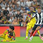 Anthony Martial de Monterrey corre durante a partida da 9ª rodada entre Monterrey e America como parte do Torneo Aperturha 2025 Liga MX no BBVA Stadium em 20 de setembro de 2025