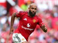 Bryan Mbeumo atualmente fez a cidade masculina o que o masculino utd exige que ele faça no derby Bryan Mbeumo em ação durante a partida da Premier League entre o Manchester United e o Arsenal em Old Trafford em 2025 em Manchester, Reino Unido.