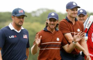 Bryson, Rose, Caddies obtidos aquecidos em Bethpage Bryson, Rose, Caddies obtidos aquecidos em Bethpage