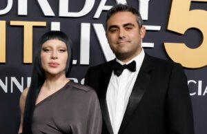 CARTA ENCHANTE DE GAGA GAGA para o futuro marido Michael Polansky após a vitória do VMA CARTA ENCHANTE DE GAGA GAGA para o futuro marido Michael Polansky após a vitória do VMA