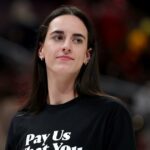 Por que a briga de Caitlin Clark durante o jogo da WNBA tem fãs em um feroz debate