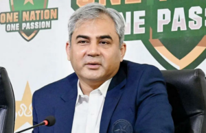 Caneca Asia: PCB precisa de eliminação do árbitro do terno Andy Pycroft em meio a fila de handshake Caneca Asia: PCB precisa de eliminação do árbitro do terno Andy Pycroft em meio a fila de handshake