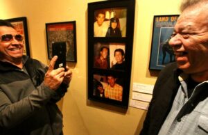 Canibal e o proprietário dos caçadores de cabeças e líder de rock La Chicano falece Canibal e o proprietário dos caçadores de cabeças e líder de rock La Chicano falece