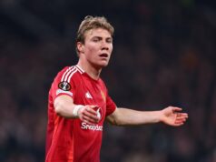 ‘Capacidade maravilhosa’ … as eficiências de Rasmus Hojlund que convenceram Napoli a autorizar o demonstrador masculino de UTD Rasmus Hojlund tocando pelo Manchester United em um dia ensolarado