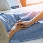 Caro Abby: Eu estava errado por estar no hospital para os momentos finais do meu amigo?
