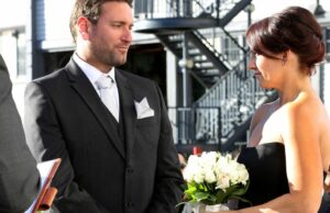 Casado na First Sight Star Lachlan Rofe Dies de repente, 47 anos CLARE e LACHLAN, MAFS, MAFS 2014