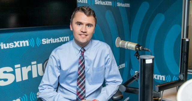 GetTyImages-1546547259 Charlie Kirk Public Memorial anunciado com Donald Trump que espera participar .jpg