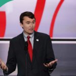 Charlie Kirk Shooting: O conselheiro do Reino Unido renuncia após o comentário da mídia social
