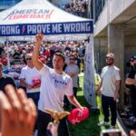 Charlie Kirk construiu sua carreira com palavras e coragem - e ele nunca olhou para trás