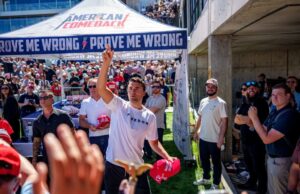 Charlie Kirk construiu sua carreira com palavras e coragem – e ele nunca olhou para trás Charlie Kirk construiu sua carreira com palavras e coragem - e ele nunca olhou para trás