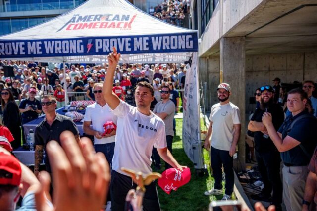 Charlie Kirk construiu sua carreira com palavras e coragem - e ele nunca olhou para trás

