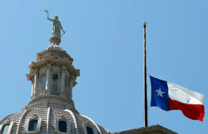 Charlie Kirk lembrou pelos funcionários do Texas como Patriot, verdadeiro-traido após assassinato trágico Charlie Kirk lembrou pelos funcionários do Texas como Patriot, verdadeiro-traido após assassinato trágico
