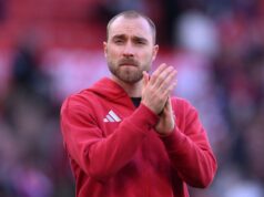 Christian Eriksen concorda em autorizar com o clube novinho Christian Eriksen jogando contra Ipswich Town