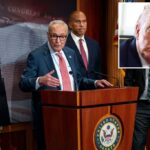O líder da minoria Chuck Schumer fala em uma conferência de imprensa com os senadores Cory Booker e Brian Schatz.