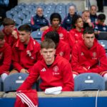 Ethan Ennis em treinamento com o Manchester United.