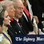 O rei Charles e Donald Trump jantam juntos no banquete estadual no Castelo de Windsor.