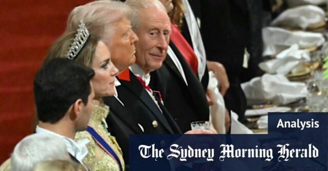 O rei Charles e Donald Trump jantam juntos no banquete estadual no Castelo de Windsor.