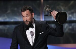 Comemore programas vencedores do Emmy como o Pitt com o ovo de Páscoa do Google A página de pesquisa do Google para