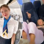 Comissário de bordo compartilha as regras tácitas que a maioria dos passageiros de avião não sabe seguir: 'Este é um duplo não-não'