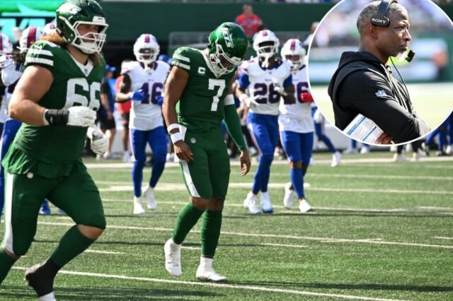 Justin Fields reage durante o jogo Jets-Bills em 14 de setembro de 2025. 