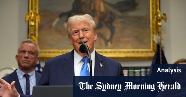 O presidente dos EUA, Donald Trump, dá seus pontos de vista sobre o autismo como o secretário de Saúde Robert F. Kennedy Jr observa.