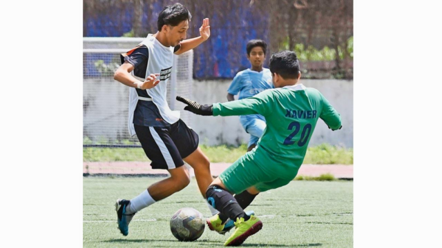 Competição de futebol entre escolas da MSSA: Técnicas de Pratham para Rustomjee 

