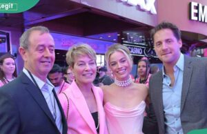 Conheça os pais e irmãos de Margot Robbie: dentro de sua vida familiar Conheça os pais e irmãos de Margot Robbie: dentro de sua vida familiar