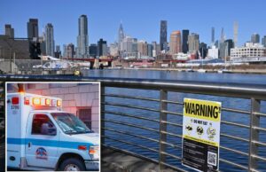 Corpo decomposto manchado flutuando na hidrovia poluída de Nova York: policiais Newtown Creek. Sexta -feira, 8 de novembro de 2024