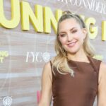 Nova York, Nova York - 05 de março: Kate Hudson fala durante a Netflix's