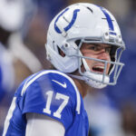 Daniel Jones produz um fundo espetacular da NFL em Colts Gain Gain Dolphins