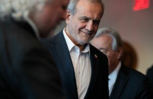 De 1967 até hoje: os eventos que levaram a retaliar contra o Irã Masoud Pezeshkian, presidente do Irã, entra em um quarto para uma oportunidade fotográfica durante a Assembléia Geral das Nações Unidas na sede das Nações Unidas, quinta -feira, 25 de setembro de 2025.