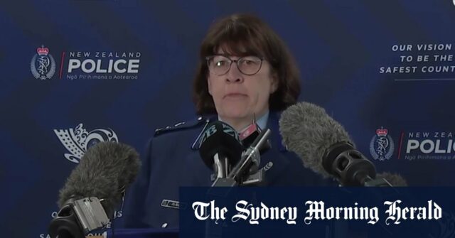 Declaração policial Tiro de NZ Fugitive Tom Phillips

