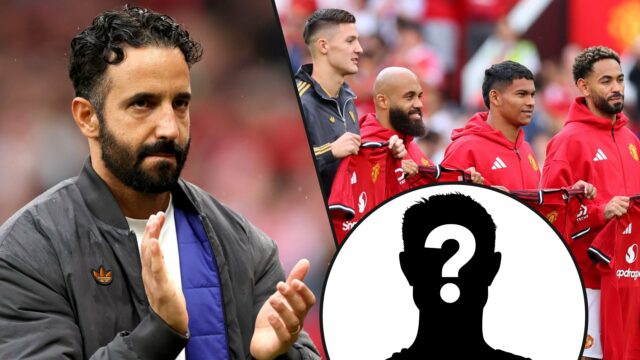 O gerente do Manchester United, Ruben Amorim, aplaude os fãs após a partida da Premier League entre o Manchester United e Burnley em Old Trafford em 2025 Manchester, Inglaterra.