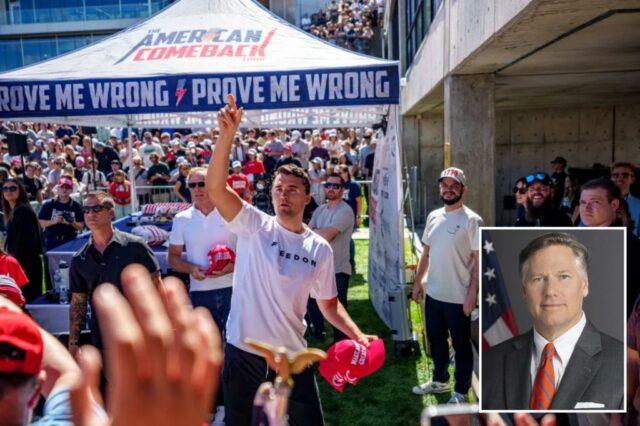 Departamento de Estado ameaça retirar vistos de estrangeiros que 'glorificam a violência' na sequência do assassinato de Charlie Kirk

