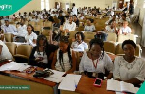 Descubra mais enquanto o banco nigeriano convida os jovens a se candidatarem a sua bolsa de estudos, o prazo se aproxima Descubra mais enquanto o banco nigeriano convida os jovens a se candidatarem a sua bolsa de estudos, o prazo se aproxima