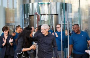 Diretores da Apple comemoram a Apple iPhone 17, Apple iPhone Air e Extra na quinta loja de métodos Diretores da Apple comemoram a Apple iPhone 17, Apple iPhone Air e Extra na quinta loja de métodos