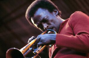 Diretório de Miles Davis obtido pela tanque mídia Diretório de Miles Davis obtido pela tanque mídia