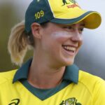 Documento de Ellyse Perry na caneca Odi Globe da Feminino: corridas, padrão, preço de ataque, eficiência ideal