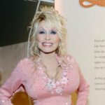Dolly Parton diz que o marido Carl Dean 'sofreu muito' antes da morte