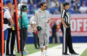 Dolphins Train faz admissão em relação ao seu trabalho após a semana 1 de perda Dolphins Train faz admissão em relação ao seu trabalho após a semana 1 de perda