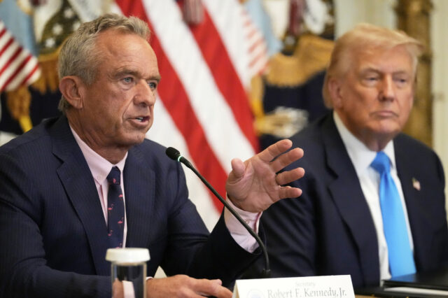 Donald Trump informa esperar que as mulheres 'sobrevivam' Evite Tylenol 

