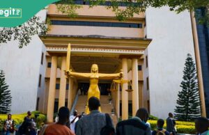 Drama como homem nigeriano preso por roubar 17 tubérculos de inhames em estado controlado por PDP Drama como homem nigeriano preso por roubar 17 tubérculos de inhames em estado controlado por PDP