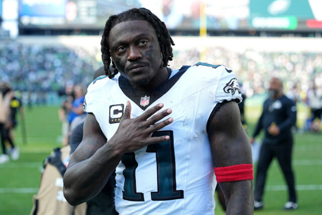 Eagles WR AJ Brown fornece ponto de vista franco da violação do grupo 


